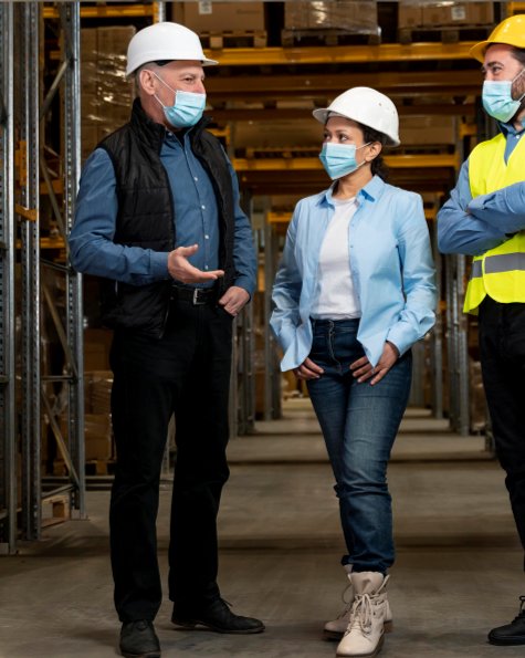 Equipe multidisciplinar da ACOSET em ambiente industrial