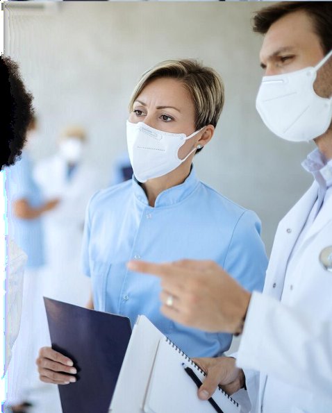 Equipe médica da ACOSET analisando exames ocupacionais